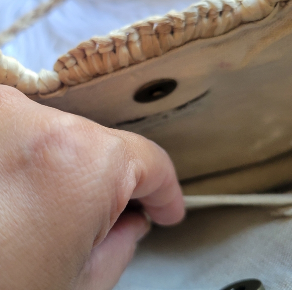 LUCKY BRAND Round Straw Summer Crossbody Tote Bag with Tassels - Picture 6 of 11